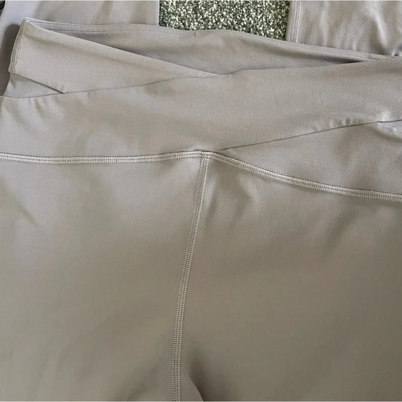 Lululemon Align Super High cross waist Violet Verbena Size 8 - Picture 5 of 5